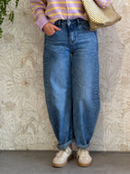 Balloon Jeans with Super Stretchy Fabric and True-to-Size Fit
