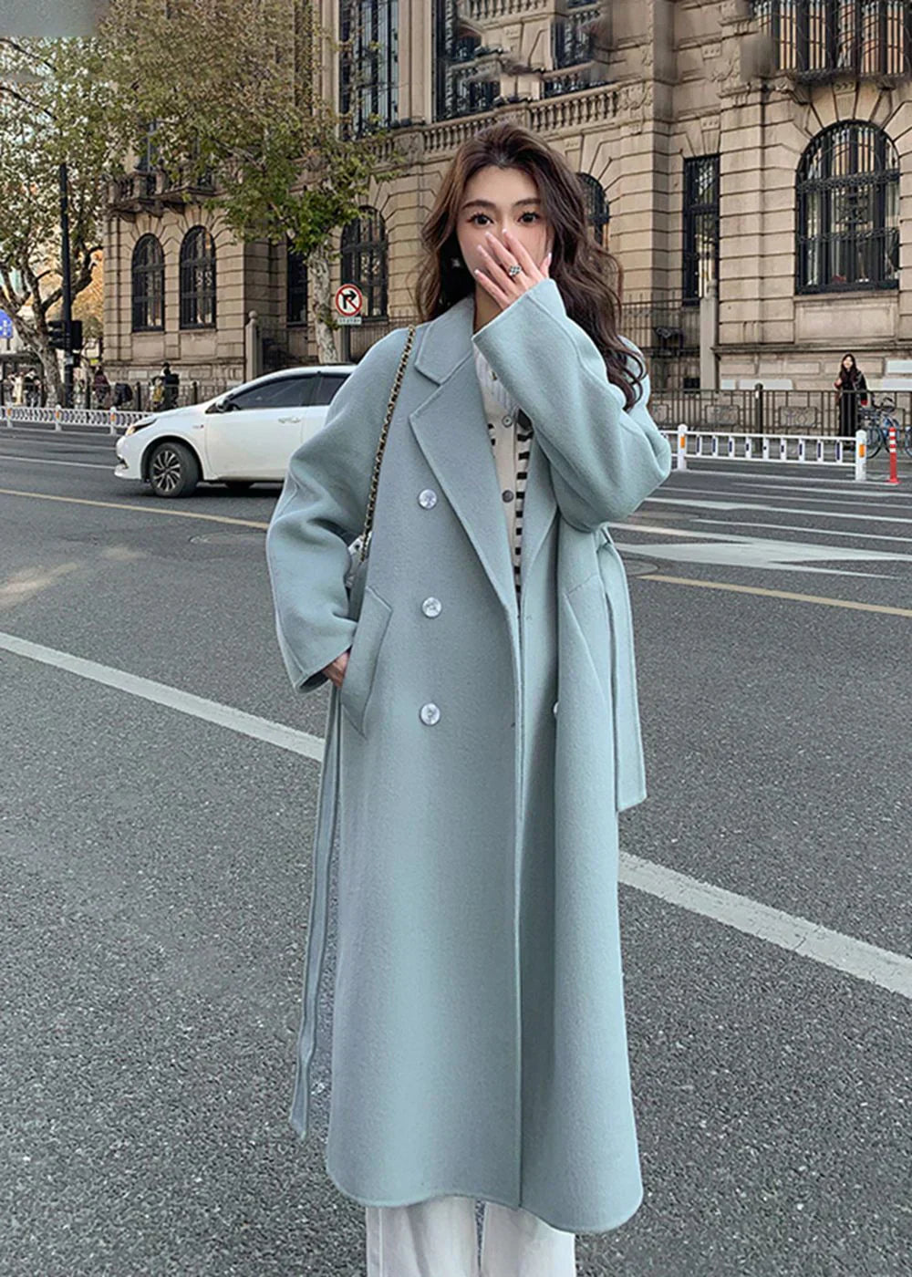 Women's Wool Winter Coat with Reinforced Seams and Flattering Silhouette