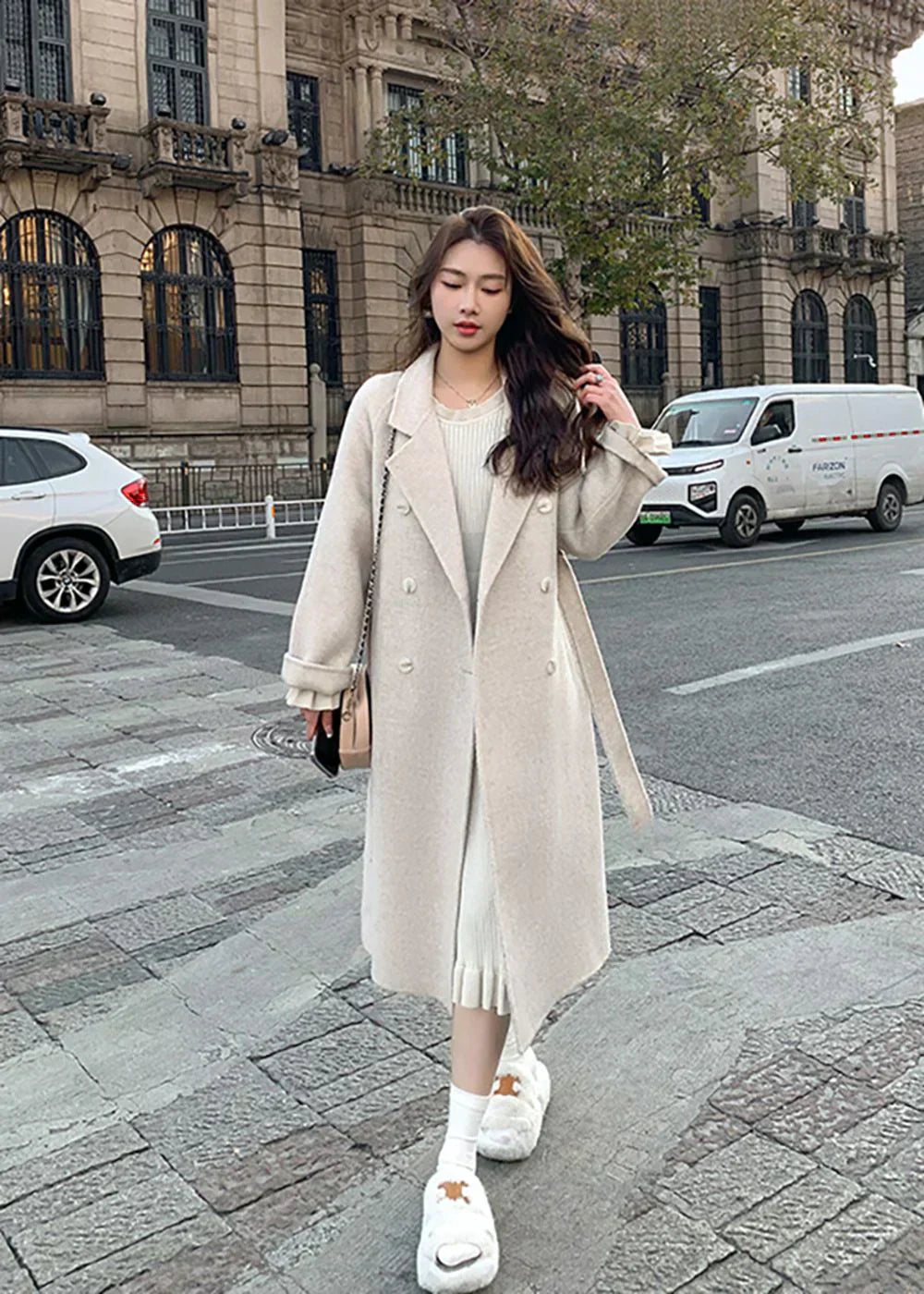 Women's Wool Winter Coat with Reinforced Seams and Flattering Silhouette