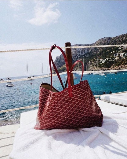 Women's Shoulder Bag with Structured Body and Removable Strap, Organized Interior